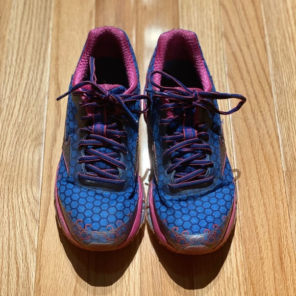 mizuno wave prophecy 3 canada